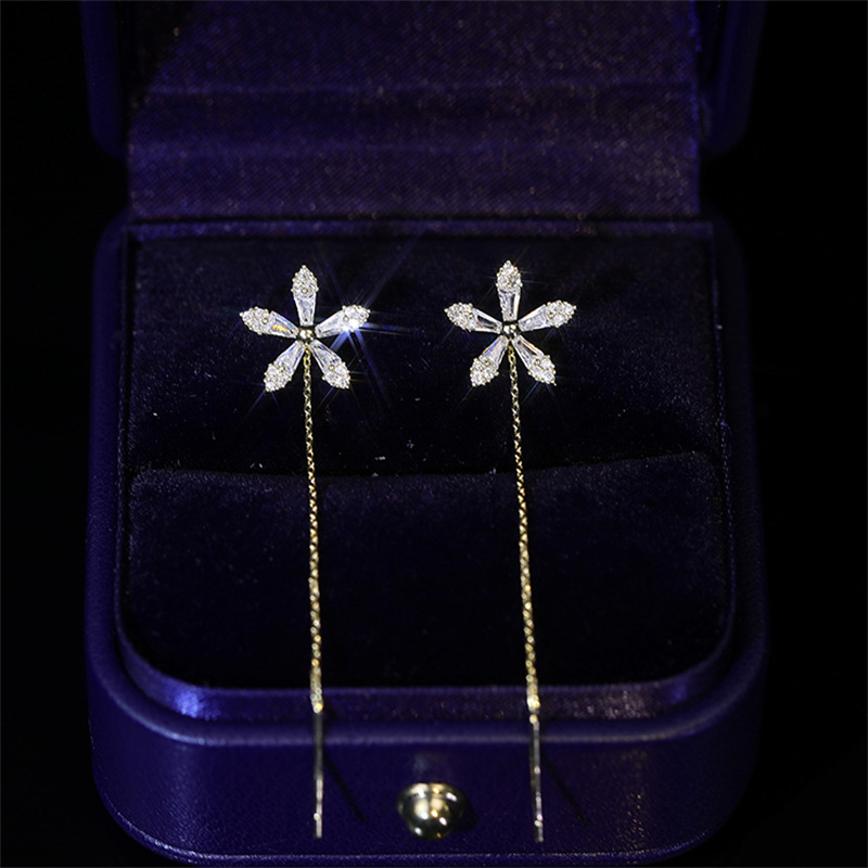 Shiny Diamond Flower Earrings